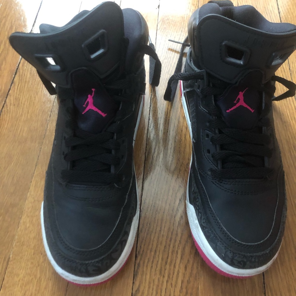Girls Jordan size 4.5 black w pink trim
